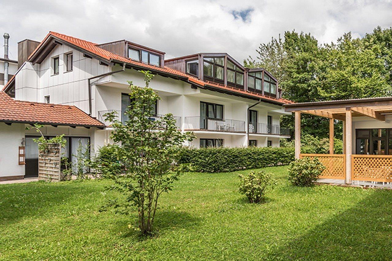 Отель Am Moosfeld 4*